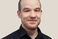 OpenAI与Jony Ive合作研发AI设备,技术难题或致发布推迟
