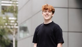 18岁青年Liam Fuller如何用AI革新零售采购流程 18岁青年Liam Fuller如何用AI革新零售采购流程