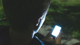 青少年男孩使用AI机器人进行个性化治疗和恋爱引发担忧 青少年男孩使用AI机器人进行个性化治疗和恋爱引发担忧