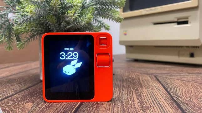 黑客声称能破坏 Rabbit R1 并访问用户数据 黑客声称能破坏 Rabbit R1 并访问用户数据