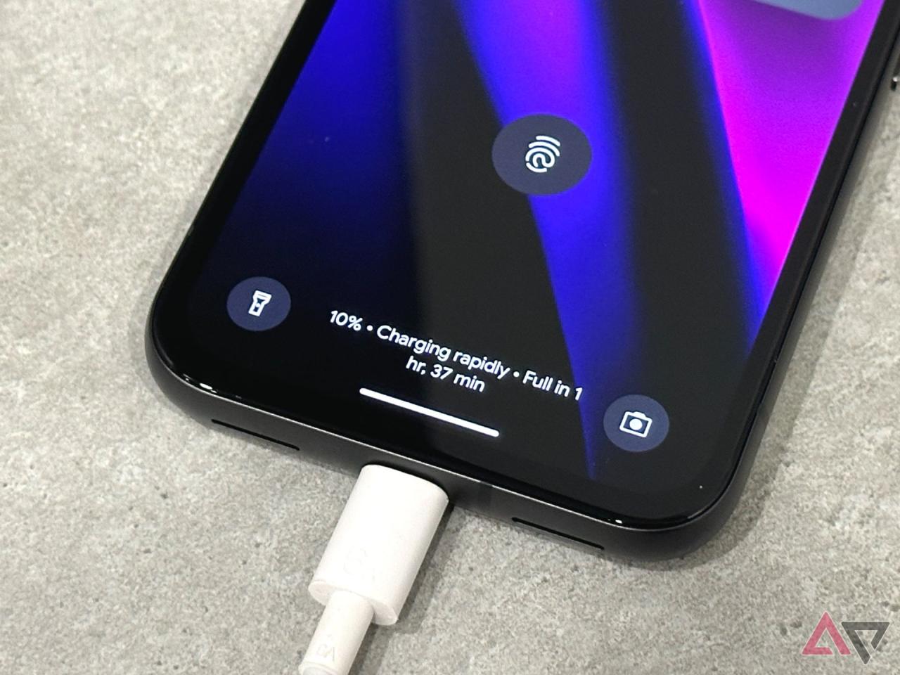 Image 8: Pixel 8a 的慢充电速度