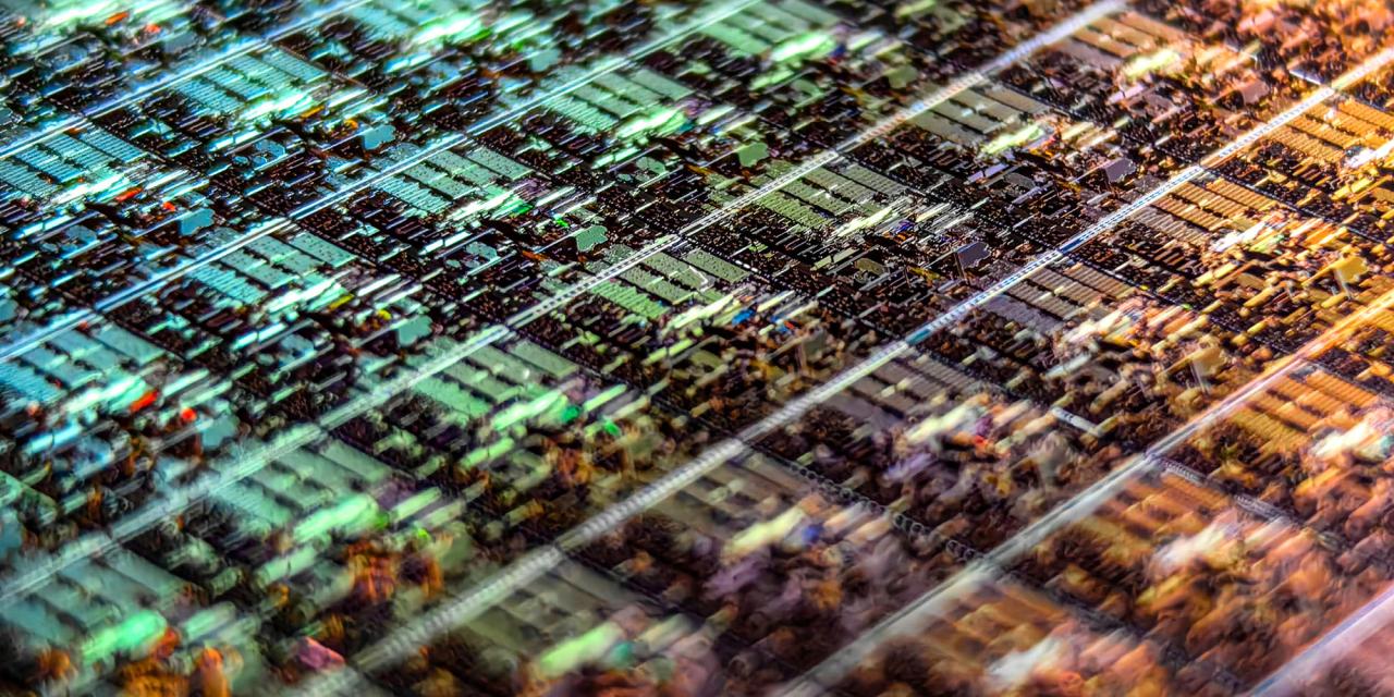 iPhone 17 Pro 的 2nm 芯片进展顺利 | 硅晶圆近距离