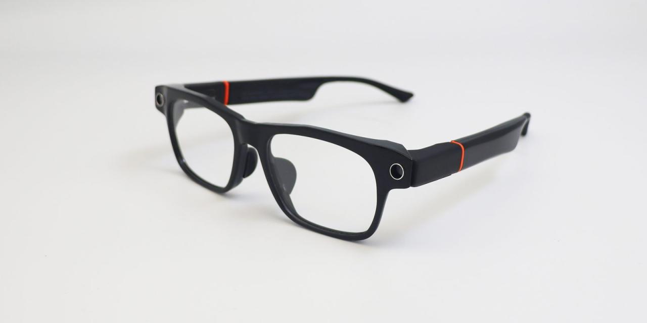 Solos AirGo Vision 智能眼镜