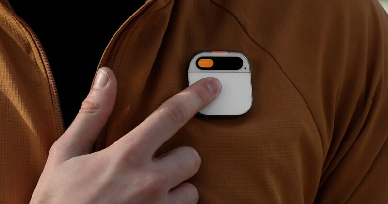 Humane AI Pin 退货率超销售,面临巨额退货问题 Humane AI Pin 退货率超销售,面临巨额退货问题