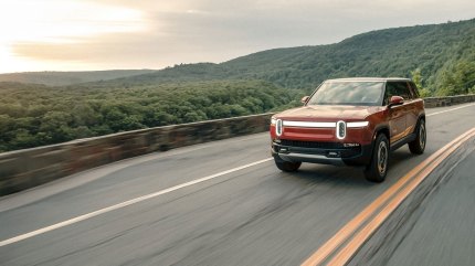 Rivian 公布首批 1000 万美元赠款用于长期承诺的 Rivian Foundation
