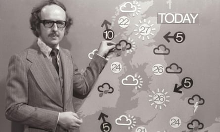 图片 3：更简单的视角……1975 年，Michael Fish 在发布他的预报。