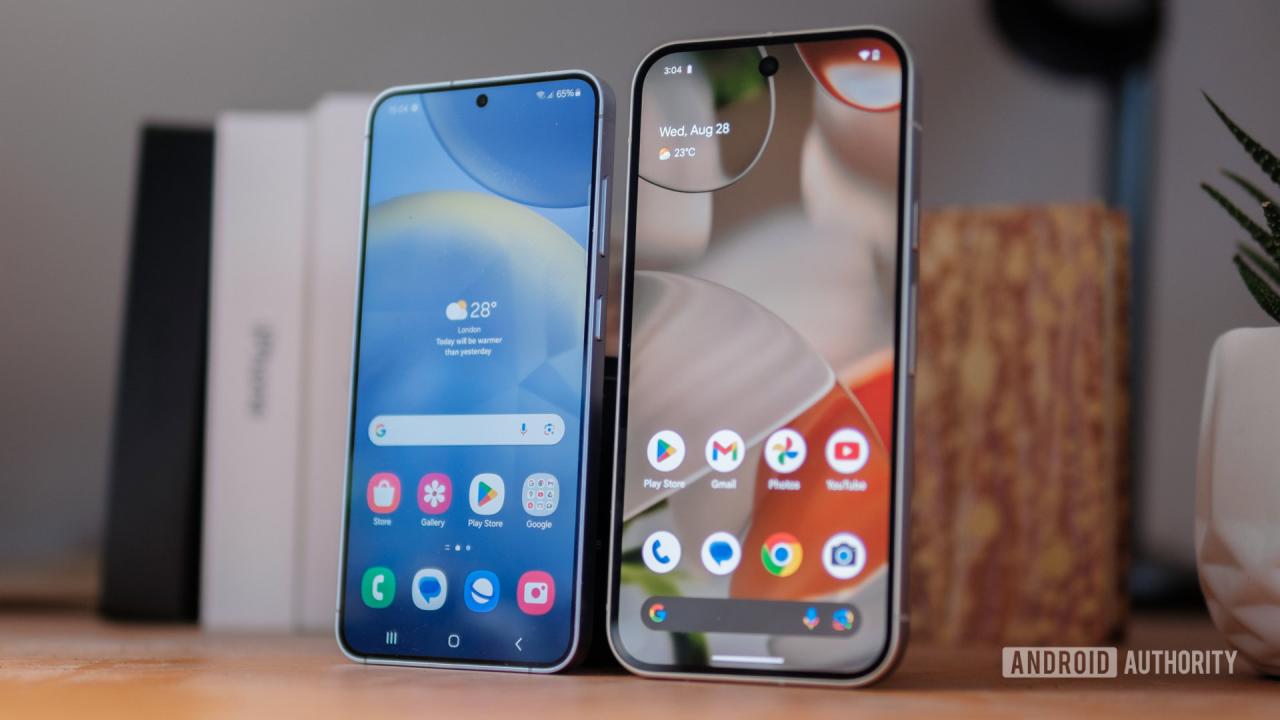 Image 1: Google Pixel 9 and Samsung Galaxy S24 homescreens standing