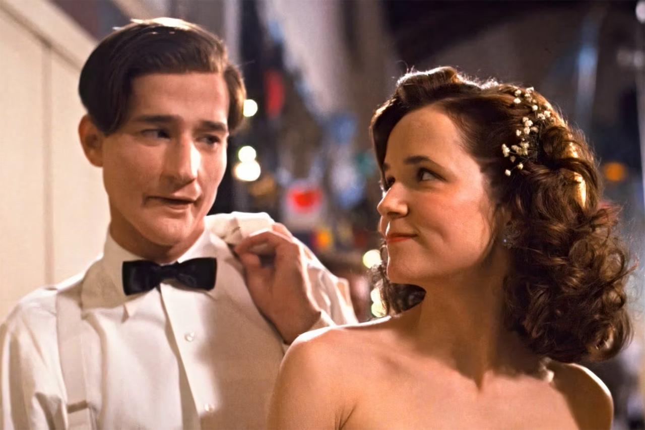 《回到未来 2》:35 年后,经典续集的重新评价 《回到未来 2》:35 年后,经典续集的重新评价