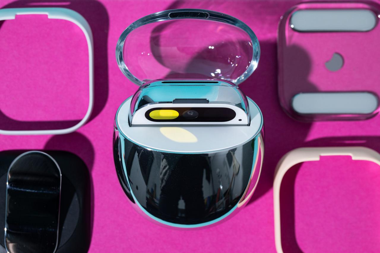 Humane 因过热问题召回 AI Pin 充电盒 Humane 因过热问题召回 AI Pin 充电盒