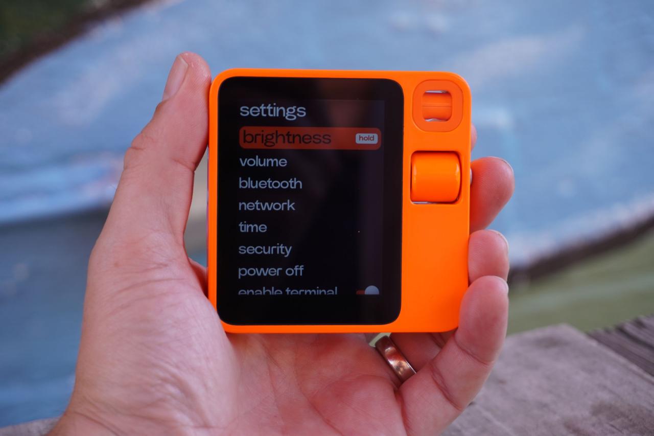 Rabbit R1 推出教学模式,让你轻松教 AI 执行任务 Rabbit R1 推出教学模式,让你轻松教 AI 执行任务