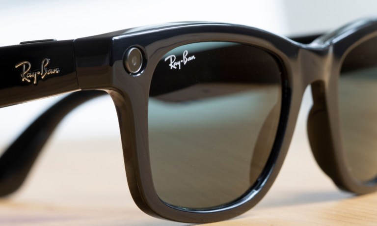 Meta 在欧洲推出 AI Ray-Ban 智能眼镜 Meta 在欧洲推出 AI Ray-Ban 智能眼镜