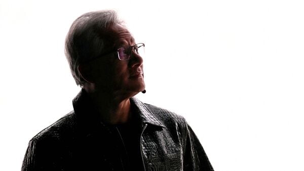 DeepSeek 搅动硅谷：中国 AI 公司如何撼动英伟达霸主地位