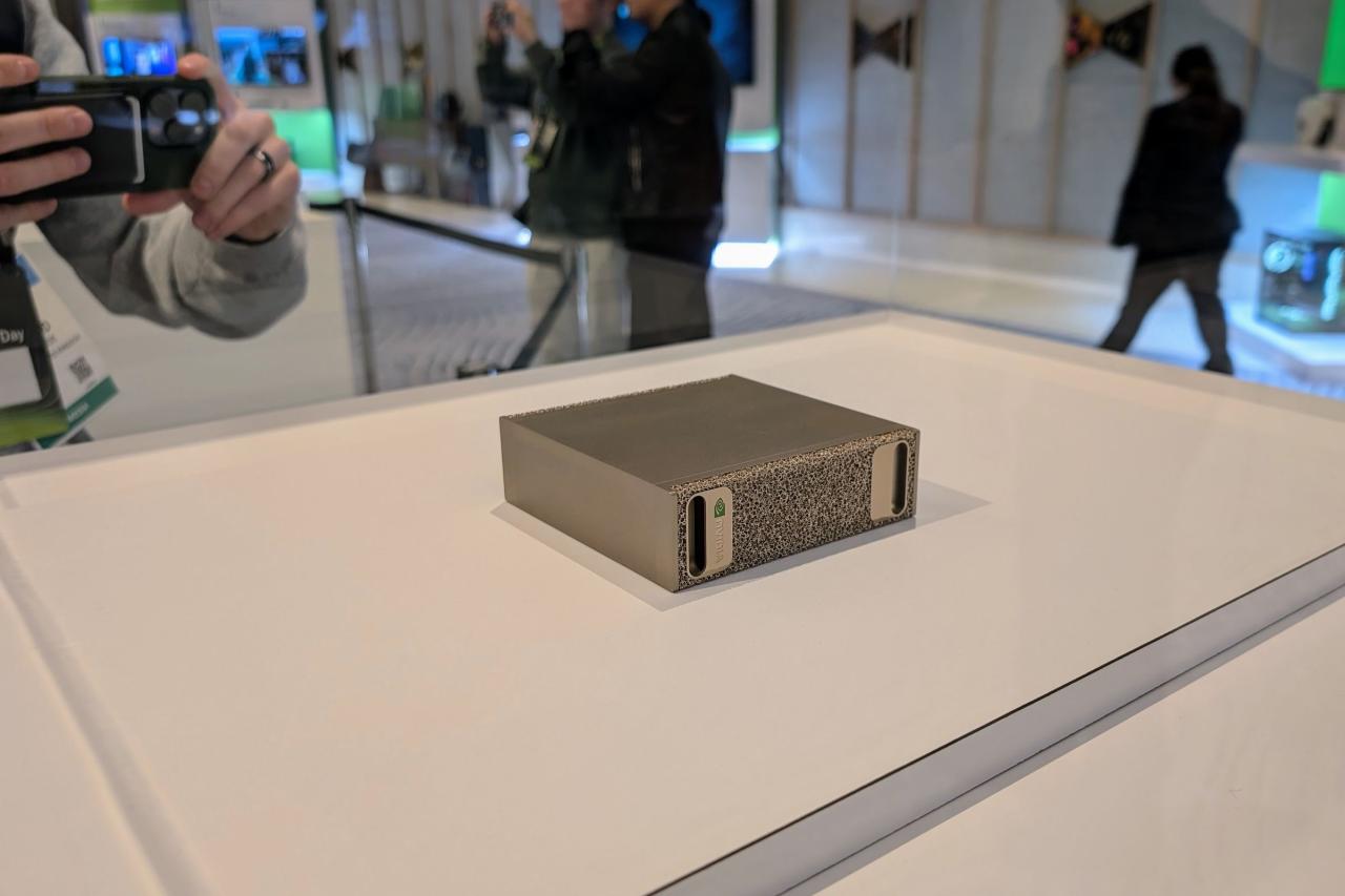 Nvidia Digits 超级计算机：小身材大能量的 AI 神器