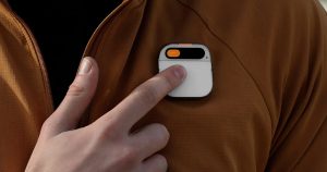 Humane AI Pin 变砖事件：700 美元设备成电子垃圾，用户愤怒