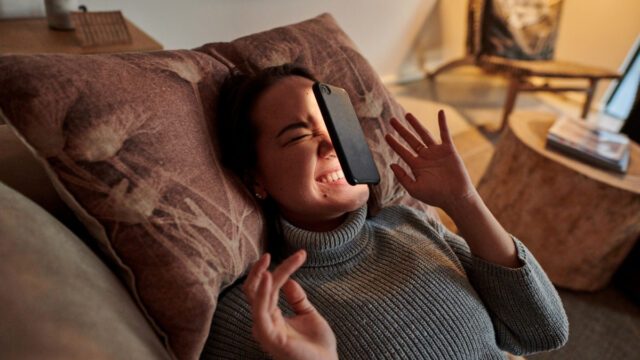 AI 生成的梗图标题更搞笑？研究揭示人类创作仍占顶尖