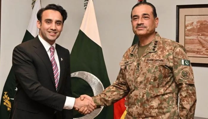 陆军元帅阿西姆·穆尼尔与巴基斯坦加密委员会首席执行官比拉尔·本·萨基布