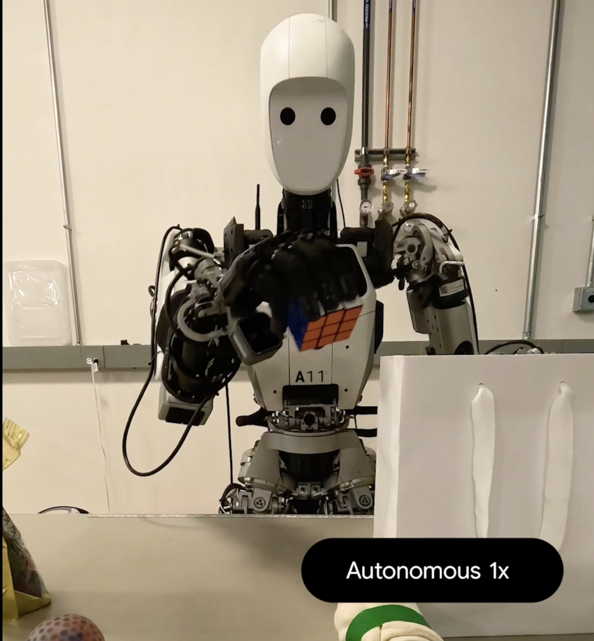 Google DeepMind 推出机器人端 AI 模型 Gemini Robotics，离线运行更高效