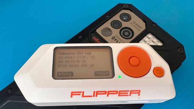 Flipper Zero reading an NFC output from a smartphone