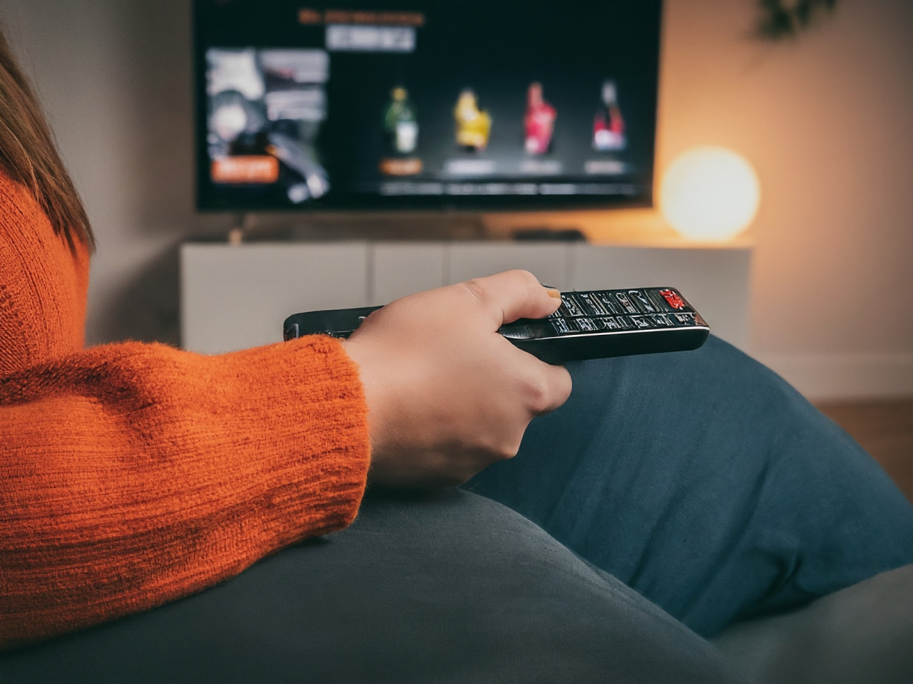 AI 主导的虚假广告:品牌如何应对数十亿美元的点击欺诈 AI 主导的虚假广告:品牌如何应对数十亿美元的点击欺诈