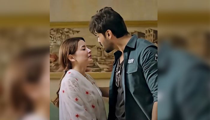 AI 造假视频引发热议:巴基斯坦演员虚假接吻场景曝光 AI 造假视频引发热议:巴基斯坦演员虚假接吻场景曝光