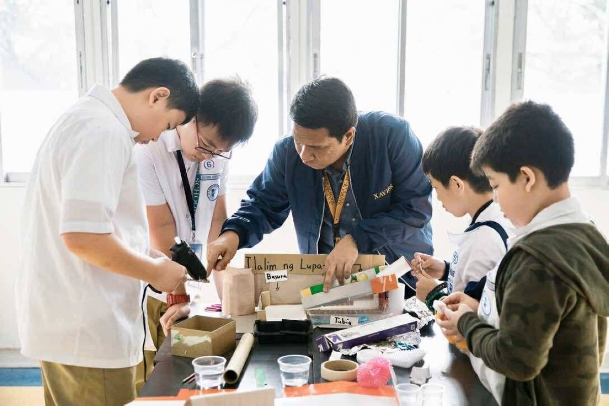 HUMSS 课程与 AI 共存:人文教育的未来价值 HUMSS 课程与 AI 共存:人文教育的未来价值