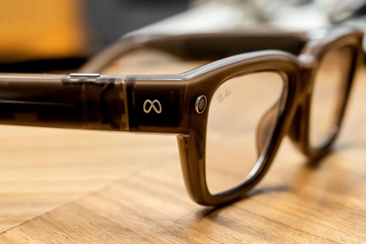 Meta Ray-Ban Display 智能眼镜
