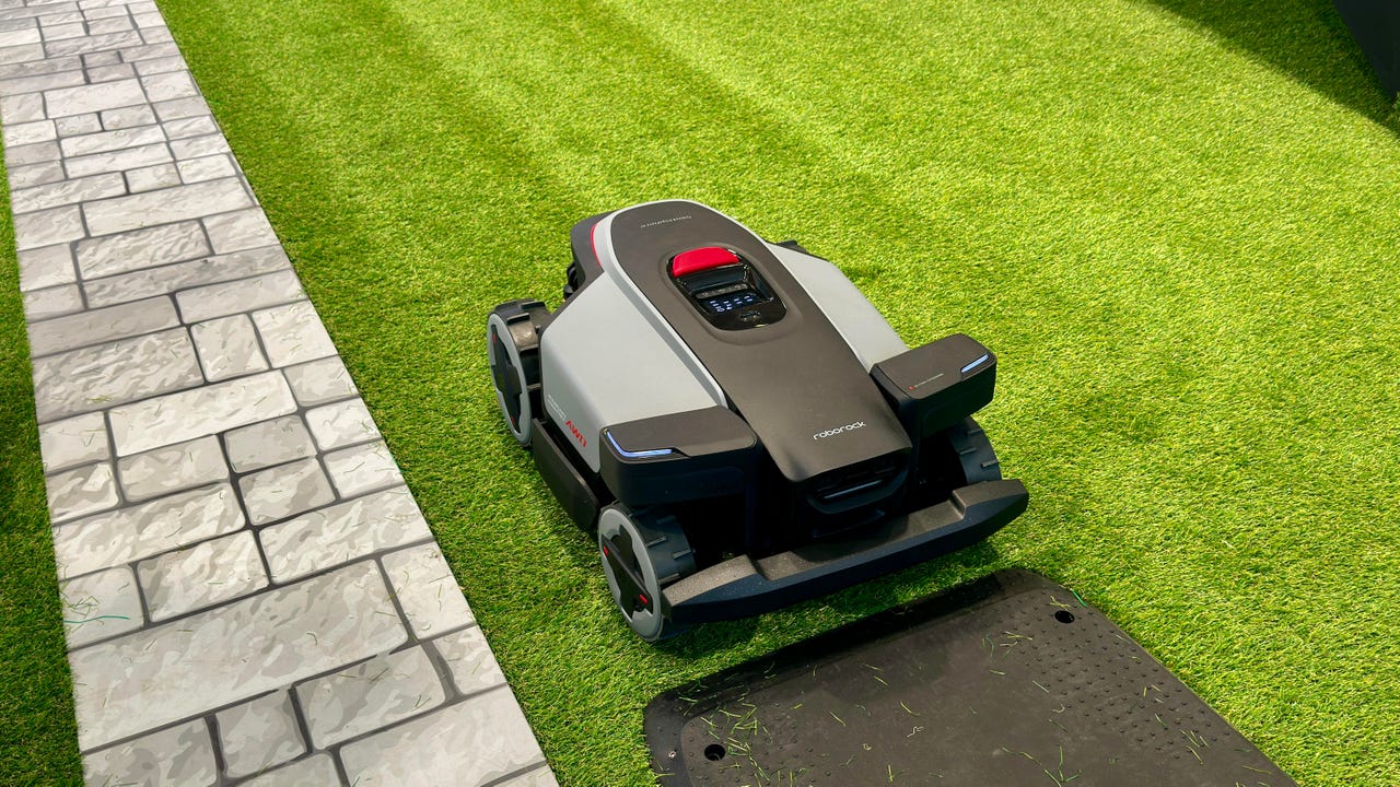 Roborock 新款除草机器人割草机:解放腰背与时间的智能选择 Roborock 新款除草机器人割草机:解放腰背与时间的智能选择