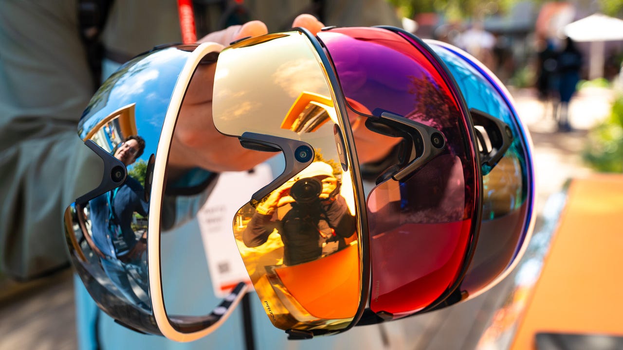 Meta Oakley Vanguard