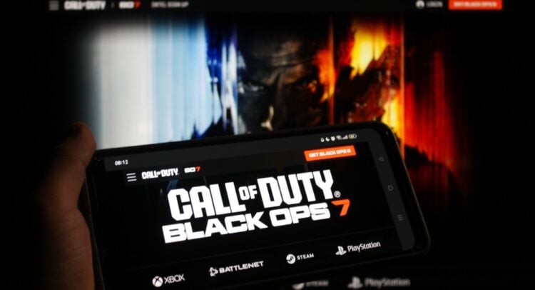 微软因《使命召唤:黑色行动 7》AI 使用引发政府关注,股价波动 微软因《使命召唤:黑色行动 7》AI 使用引发政府关注,股价波动