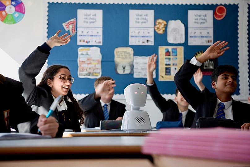 陪伴机器人如何帮助孤独儿童重返课堂？挪威科技公司推出 AV1 解决方案