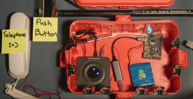 5G 与人工智能连线圣诞老人：尼克·兰伯恩打造北极实时对话热线