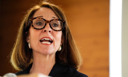 美国副总统万斯与英国副首相拉米共同谴责 X 平台 AI 色情图像传播