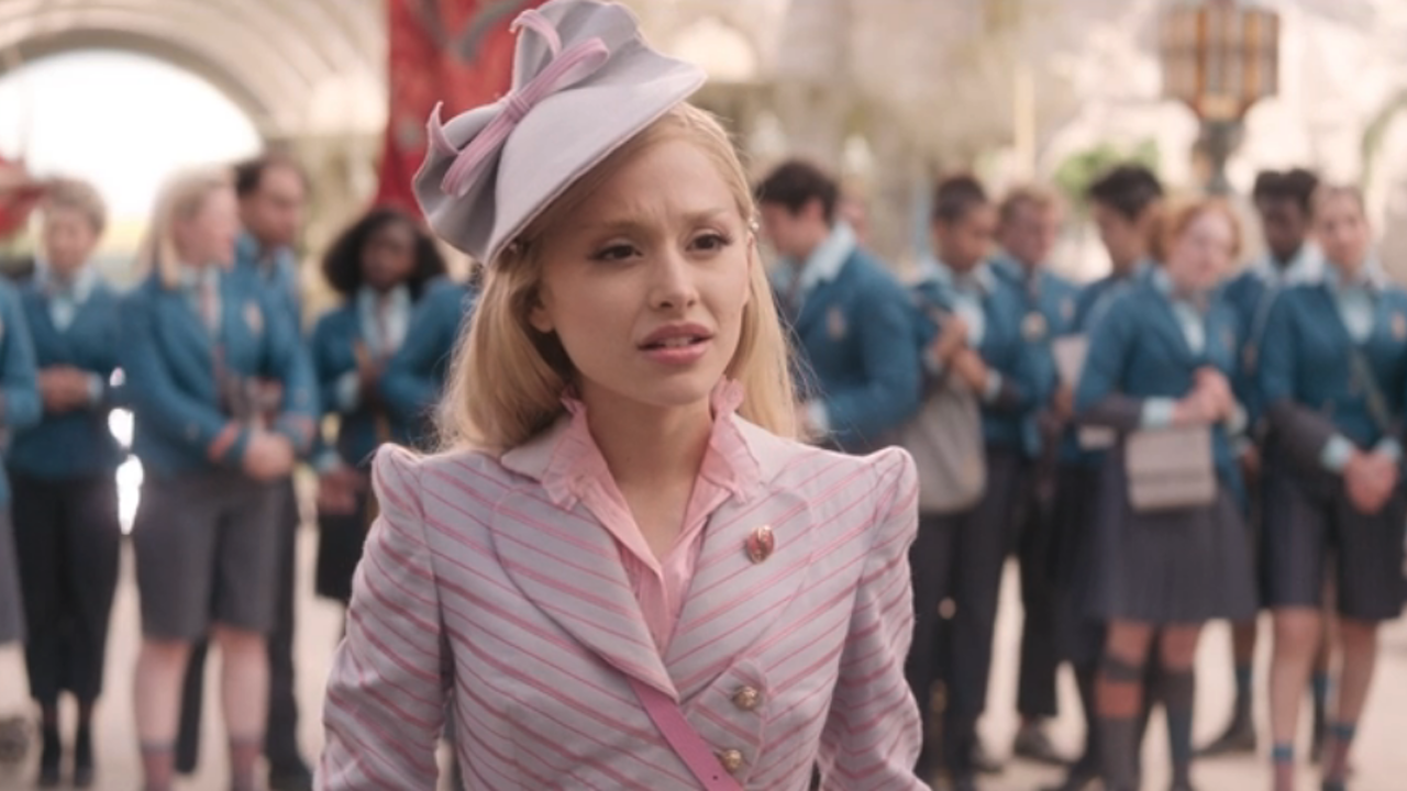 阿丽亚娜·格兰德写真陷 AI 修图风波,本人幽默回应引发行业深思 阿丽亚娜·格兰德写真陷 AI 修图风波,本人幽默回应引发行业深思