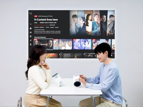 三星 Freestyle+ 便携投影仪评测:AI 智能优化带来全新观影体验 三星 Freestyle+ 便携投影仪评测:AI 智能优化带来全新观影体验