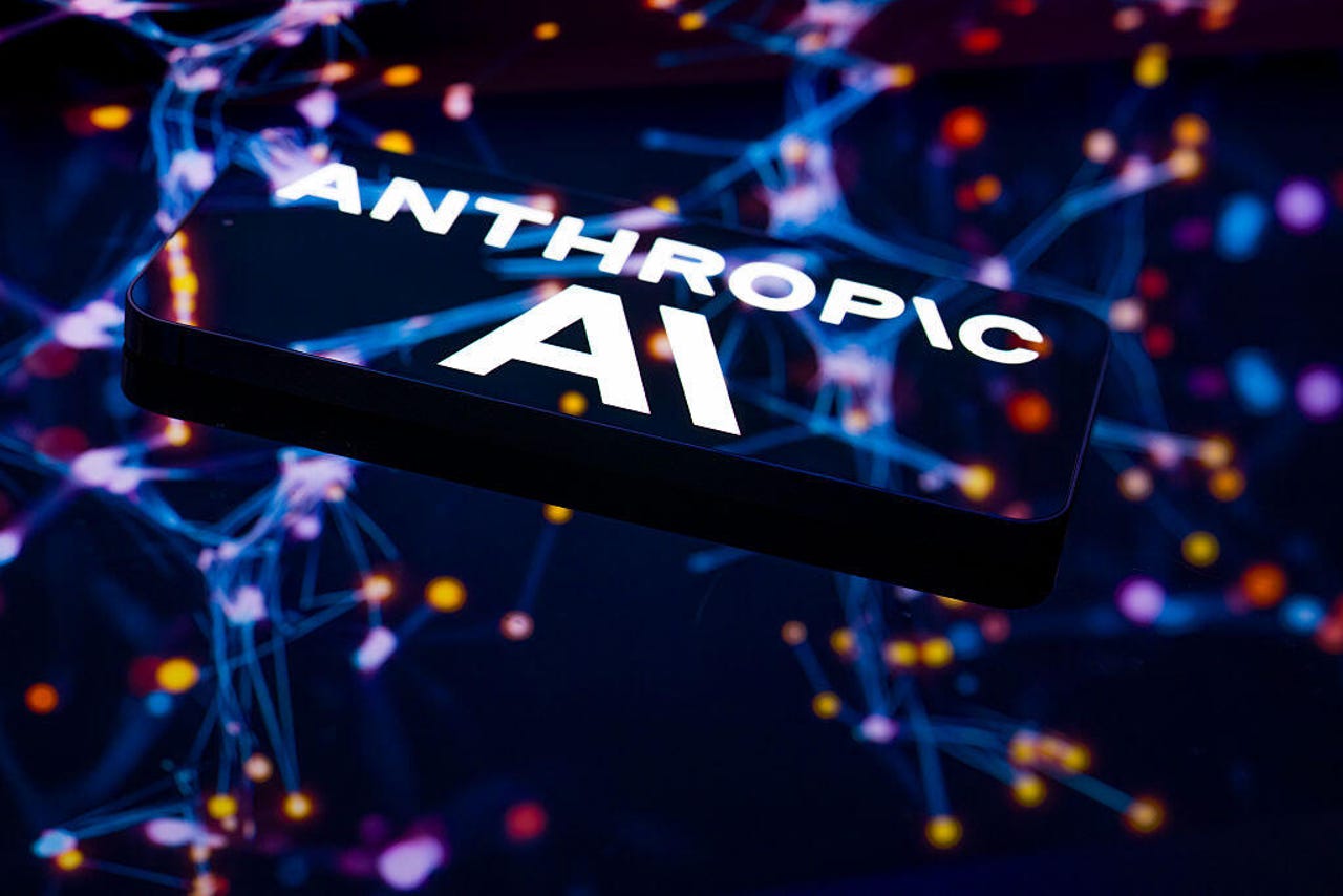 Claude Cowork 上线！AI 助手自主处理复杂任务，但风险需注意