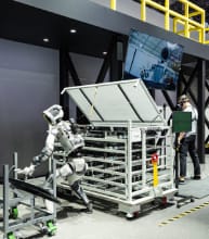 CES 2026 现代汽车集团展示未来机器人：Atlas 与 Spot 如何改变生活与工作