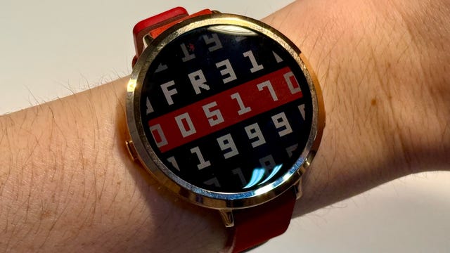 CES 2026 智能穿戴新品盘点:从智能戒指到手表,未来感与时尚感并存 CES 2026 智能穿戴新品盘点:从智能戒指到手表,未来感与时尚感并存